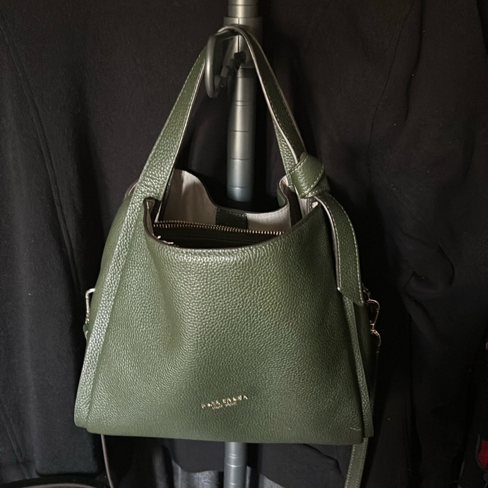 🤩🤩Kate Spade Leather Crossbody Olive Green with Gold Hardware🩷🩷